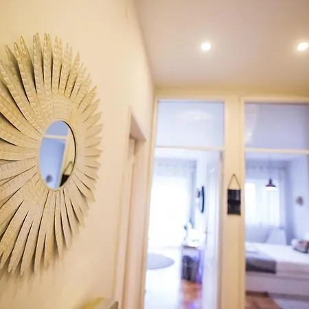 Choose Happiness بورتو